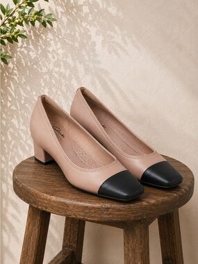 CLARKS | Iridessa May Cap Toe Block Heel Pumps | 6.5 Wide
